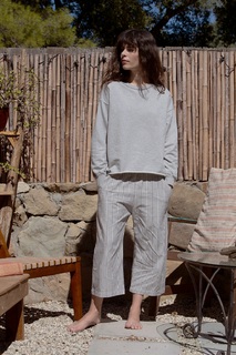 Carly Foulkes feet photo thumbnail