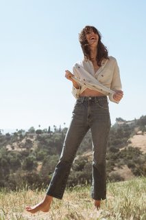 Carly Foulkes feet photo thumbnail