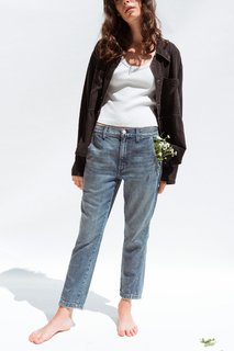 Carly Foulkes feet photo thumbnail