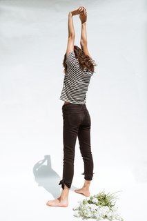 Carly Foulkes feet photo thumbnail