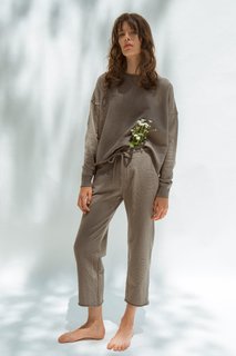 Carly Foulkes feet photo thumbnail