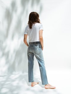 Carly Foulkes feet photo thumbnail