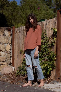 Carly Foulkes feet photo thumbnail