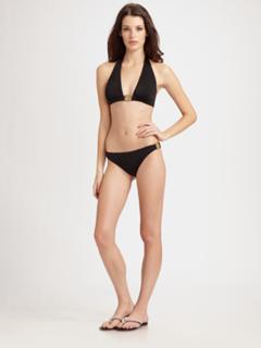 Carly Foulkes feet photo thumbnail