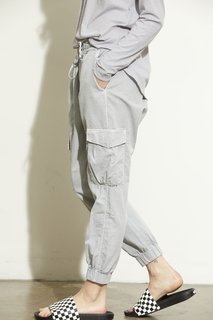 Carly Foulkes feet photo thumbnail