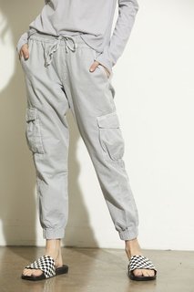 Carly Foulkes feet photo thumbnail