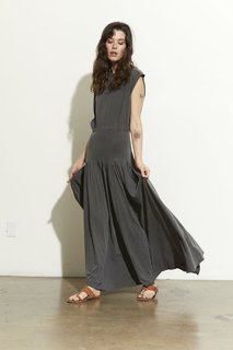 Carly Foulkes feet photo thumbnail