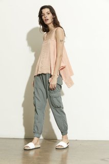 Carly Foulkes feet photo thumbnail