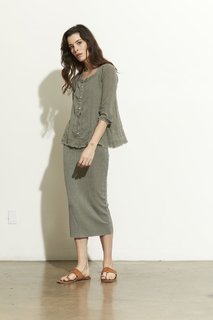 Carly Foulkes feet photo thumbnail