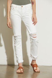 Carly Foulkes feet photo thumbnail