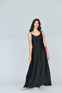 Carly Foulkes feet photo thumbnail