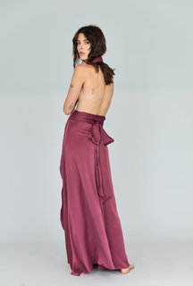 Carly Foulkes feet photo thumbnail