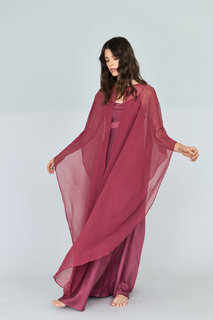 Carly Foulkes feet photo thumbnail