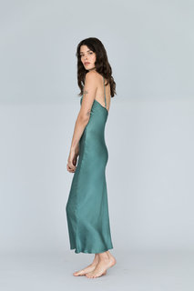 Carly Foulkes feet photo thumbnail