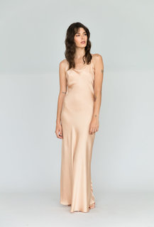 Carly Foulkes feet photo thumbnail