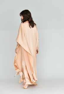 Carly Foulkes feet photo thumbnail