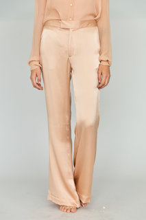 Carly Foulkes feet photo thumbnail