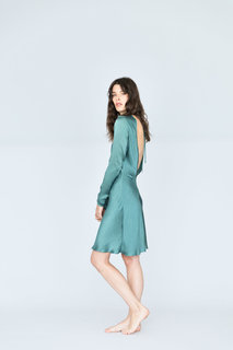 Carly Foulkes feet photo thumbnail