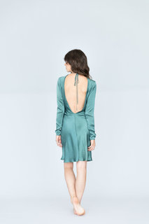 Carly Foulkes feet photo thumbnail