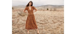 Carly Foulkes feet photo thumbnail