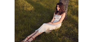 Carly Foulkes feet photo thumbnail