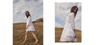 Carly Foulkes feet photo thumbnail