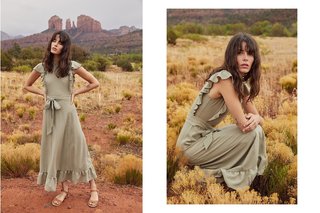 Carly Foulkes feet photo thumbnail