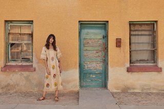 Carly Foulkes feet photo thumbnail