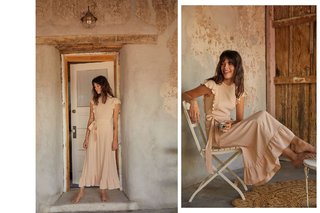 Carly Foulkes feet photo thumbnail