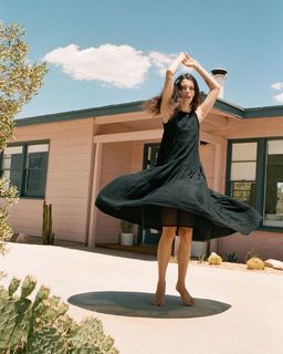 Carly Foulkes feet photo thumbnail