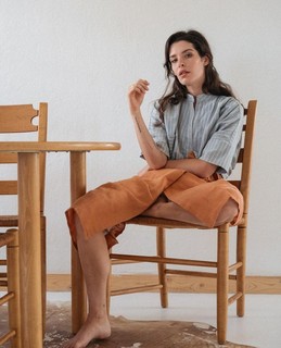 Carly Foulkes feet photo thumbnail