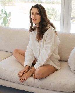 Carly Foulkes feet photo thumbnail