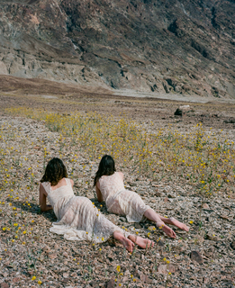 Carly Foulkes feet photo thumbnail