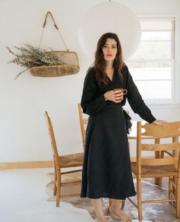 Carly Foulkes feet photo thumbnail