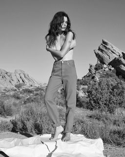 Carly Foulkes feet photo thumbnail