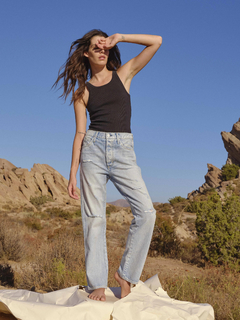 Carly Foulkes feet photo thumbnail