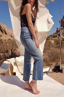 Carly Foulkes feet photo thumbnail