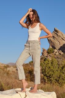 Carly Foulkes feet photo thumbnail