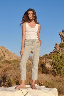 Carly Foulkes feet photo thumbnail