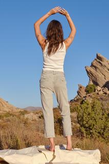 Carly Foulkes feet photo thumbnail