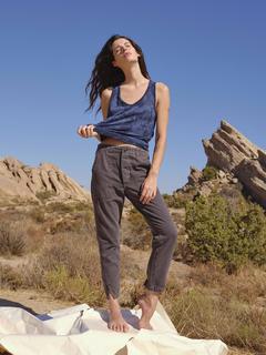 Carly Foulkes feet photo thumbnail