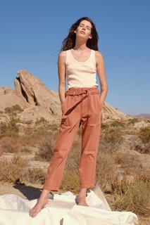 Carly Foulkes feet photo thumbnail