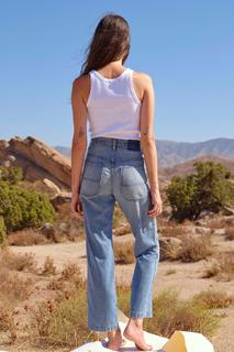 Carly Foulkes feet photo thumbnail