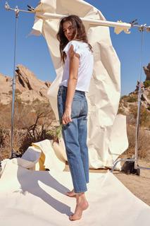 Carly Foulkes feet photo thumbnail