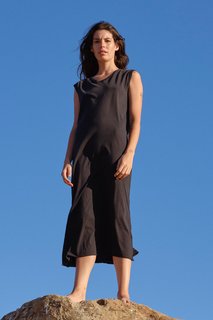 Carly Foulkes feet photo thumbnail