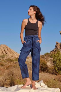 Carly Foulkes feet photo thumbnail