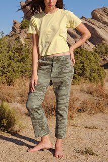 Carly Foulkes feet photo thumbnail