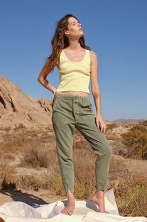 Carly Foulkes feet photo thumbnail