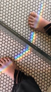 Carly Foulkes feet photo thumbnail