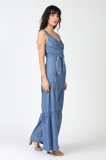 Carly Foulkes feet photo thumbnail